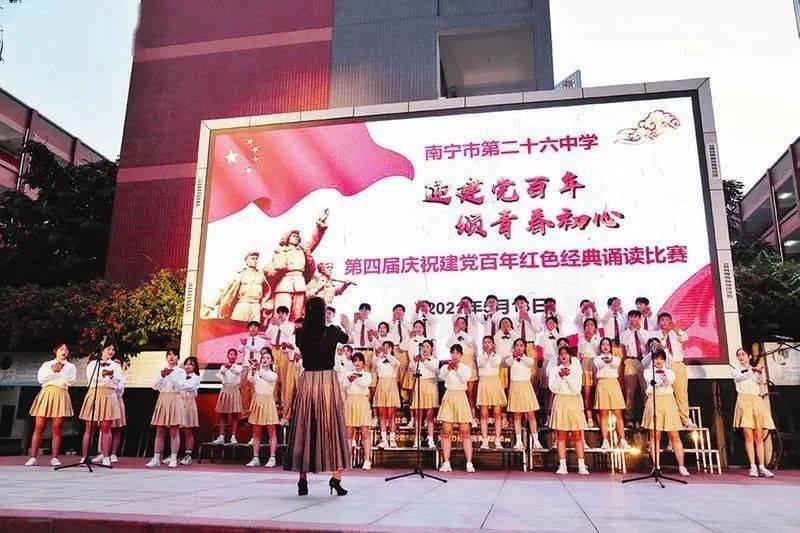 继关晓彤后,内娱又来大骨架女明星,去健身练练线条好看很多!